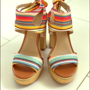 New Volatile Desert platform sandal